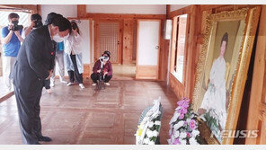 육영수 생가 찾은 尹 “박근혜 수사, 소임 다한 것뿐”