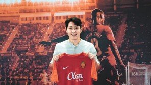 이강인, 마요르카와 4년 계약… 日 구보와 한솥밥