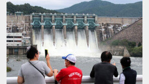 수문 연 대청댐… 충청권 최대 250mm 비