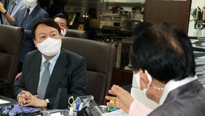 윤석열, ‘영아 성폭행·살해범 사형’ 홍준표에 “두테르테식” 비판