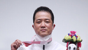 0.1점 차 승부…박진호, 혼성 10m 공기소총 복사 은메달