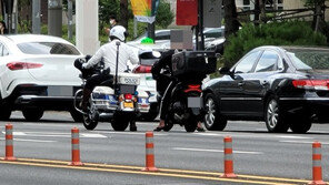 ‘배달 폭주’에 오토바이도 폭주, 경찰 단속현장 가보니…