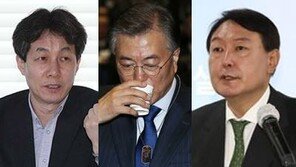 文장성들, 尹캠프 행에…윤건영 “별값이 똥값” 尹측 “반성부터”