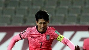 허공으로 향한 슛…한국, 이라크전 전반 0-0 무승부