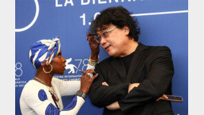 봉준호 “코로나는 지나가고 영화는 계속될 것”