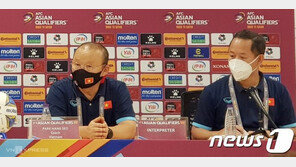 패배 후 퇴장 선수 감싼 박항서 “운이 없던 장면, 모두 최선 다했다”