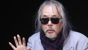 조망권 시비로 옆집 대문에 기왓장 던진 전인권 벌금 100만원