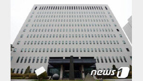 與 정치인, 구치소에서 동료 성추행 혐의…검찰 수사