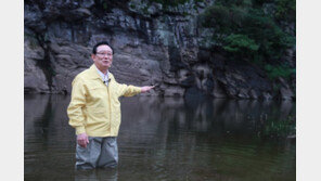 송철호 울산시장 수중 회견…“반구대암각화 침수 대책 마련하라” 촉구