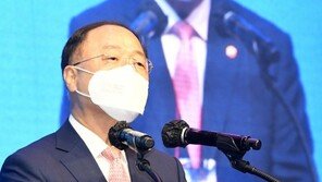 코로나 해임론 넘은 뚝심의 홍남기…‘1000일 부총리’ 됐다