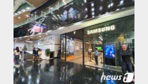 베트남 총리, 삼성전자 찾아 “한국이 우리 백신 확보해달라”