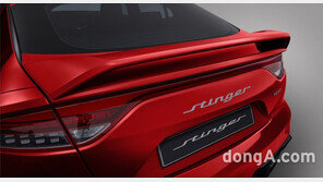 기아, 날개 단 ‘2022년형 스팅어’ 출시… 아크로 에디션·리어 스포일러 신규 운영