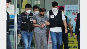 전자발찌 살인범 나오자… 주먹 휘두르며 오열한 피해자 지인[청계천 옆 사진관]