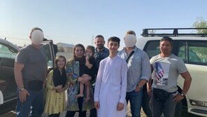 미국인 4명, 아프간 육로 탈출… 美정부 “우리가 도왔다” 거짓 논란