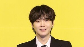방탄소년단 슈가 ‘버터’ 美 빌보드 1위 재탈환에 “가능한 일인가요? 감사”