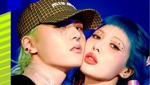 현아·던, 첫 듀엣 앨범 퍼포먼스 공개…‘#OUTNOW’