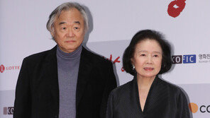 윤정희 동생들 “백건우, 요양원 6인실 고집”…딸 “내가 보호 중”