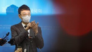 “기억 안난다”… 알맹이 없는 기자회견[청계천 옆 사진관]