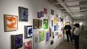 청년작가들의 작품 감상하고 기부까지…마인드플랫폼전[청계천 옆 사진관]