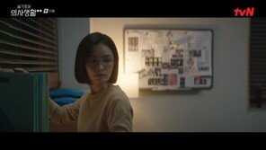 ‘슬의생2’ 조정석, 생일에 퍽치기 당해 응급실 行…전미도 ‘울컥’