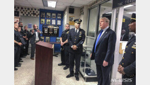 9·11 추모 대신 바이든 비난 열올린 트럼프 