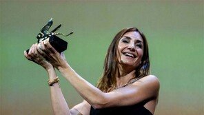 女風 분 베니스영화제… ‘레벤망’ 황금사자상