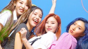 마마무, 신곡 ‘하늘 땅 바다만큼’ 콘셉트 포스터 공개…유쾌+청명