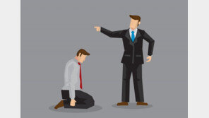 “미친 X들, 죽여버린다”…지하철서 행패부린 ‘악성 민원인’ 결국