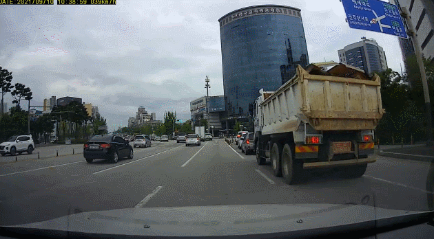 갑자기 옆에서 ‘훅’…차선 끼어든 ‘자라니족’ 비난 봇물 (영상)