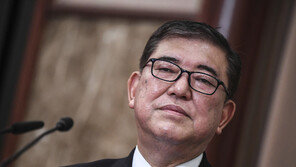 日 이시바, 고노 지지 굳혀…차기 총리 지지율 1,2위 손 잡는다