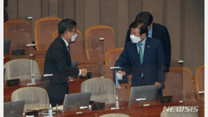 서욱 “북한 코로나 환자 있다…주민 검사 후 열병식 투입”