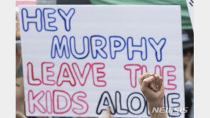 美 접종 의무화에 사표 낸 직원…커지는 백신 거부, 왜?