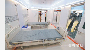 [단독]자가치료 이상증상땐 단기센터行… 대면진료후 귀가-입원 결정 