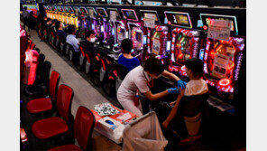 日 코로나 백신 1차 접종률 63.6%… 파친코에 임시접종센터 