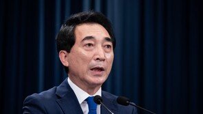 靑, 추미애 ‘여권도 손준성 엄호’ 폭로에 “정치 문제 답할 일 아냐”