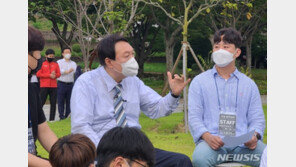 유승민 측 “尹, ‘손·발 노동 아프리카나’…저급한 시각”