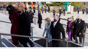 ‘아프간 난민 돕기’ 뭉친 클린턴-부시-오바마 부부