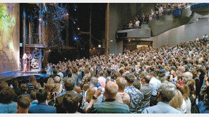 “브로드웨이가 돌아왔다” 1년 6개월만에 공연 재개