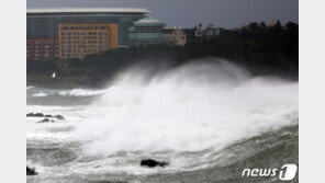 [날씨] ‘찬투’ 영향 제주 400㎜ 폭우…전남·경남해안 80㎜ 큰비