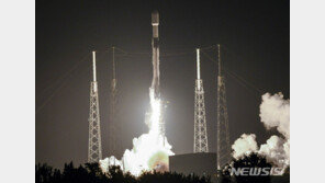 머스크의 스페이스X, 세계 첫 민간인만 태운 우주관광선 발사