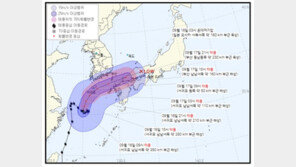 느려지고 다소 약해졌지만…‘내일 절정’ 태풍 ‘찬투’ 영향 제주 비바람