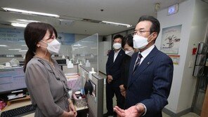 이성희 농협중앙회장, 추석 앞두고 고객·농업인 행복콜센터 직원 격려