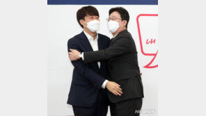 이준석 “공정성으로 소통 거절”…유승민 “‘유승민 대통령’ 안해 섭섭”