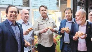 백신 안맞은 브라질 대통령, 美서 ‘길거리 식사’ 수모 