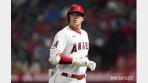 홈런왕 노리는 오타니 4볼넷에 에인절스 홈팬들 야유