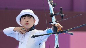 반짝이 아니었네…신궁 안산, 올림픽 이어 세계선수권도 3관왕 도전