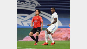 구보 무릎 부상…스페인 매체 “이강인에게 기회 갈 것”