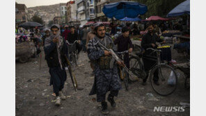 탈레반, 이발사들에게 면도 금지령…탄압정치 돌아가나