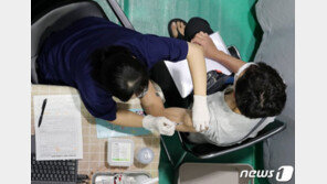 “부작용 우려에 못 맞는데 불이익?”…‘백신 패스’ 추진에 미접종자 반발