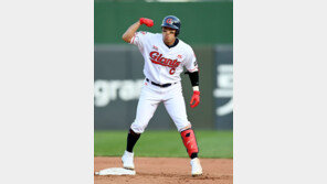 불방망이 전준우, KBO 최다안타 1위로 올라서